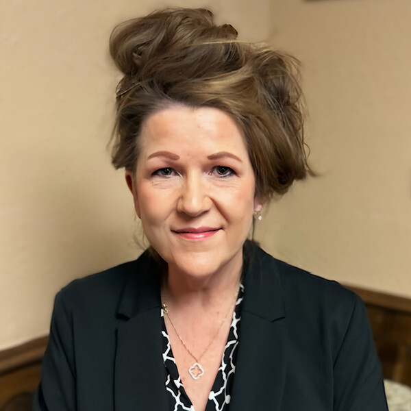 Lisa Seale